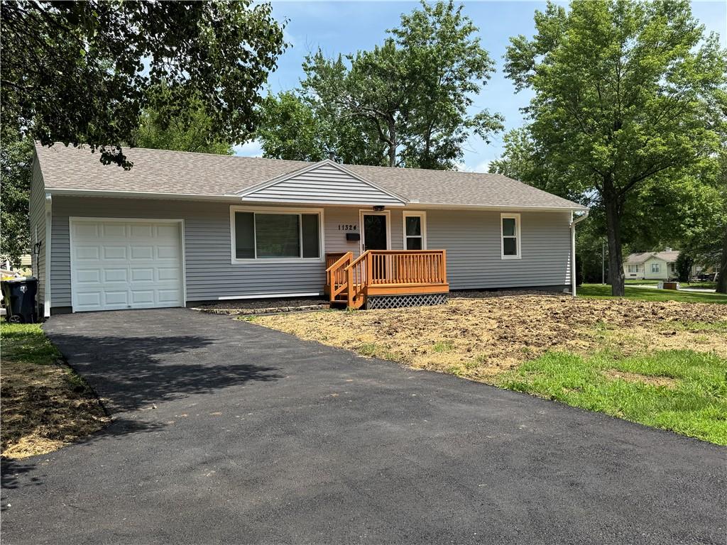 11324 Greenwood Road Property Photo 1
