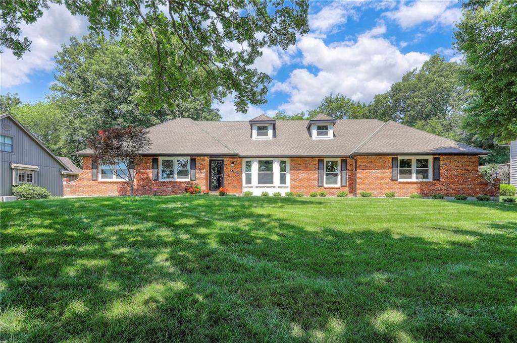 331 N Winnebago Drive Property Photo 1