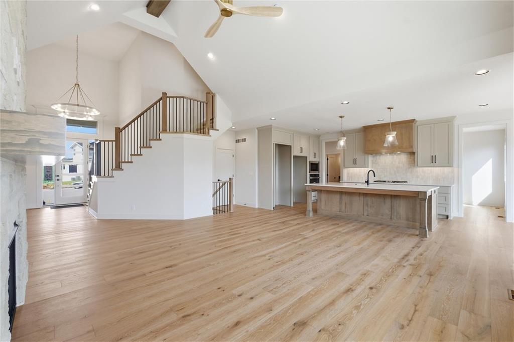 22017 W 99th Terrace Property Photo 11