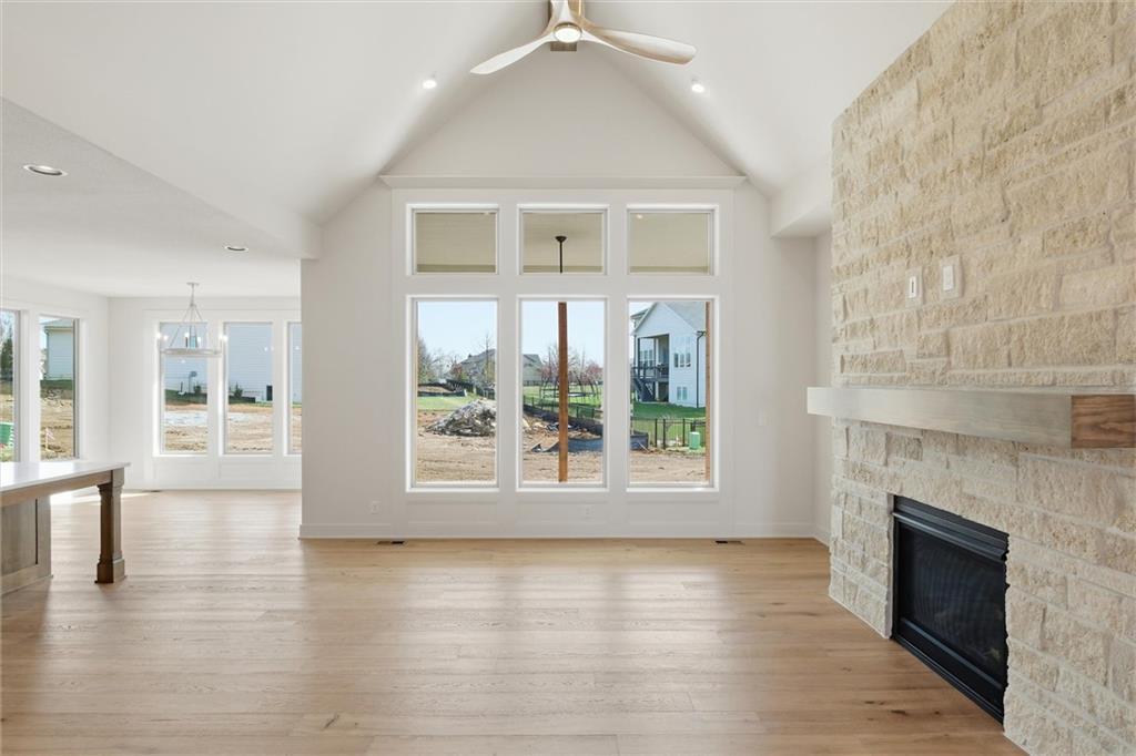 22017 W 99th Terrace Property Photo 12