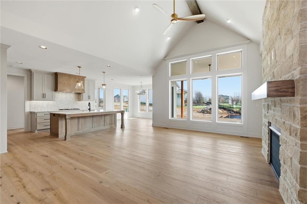 22017 W 99th Terrace Property Photo 15