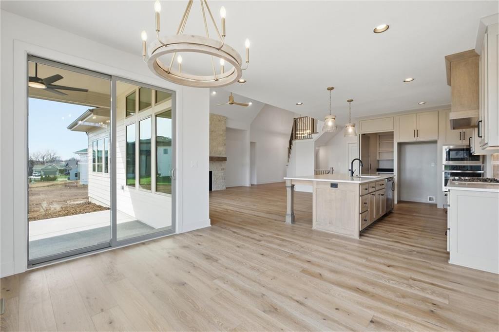 22017 W 99th Terrace Property Photo 20