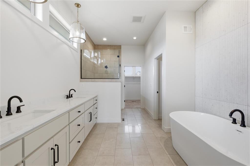 22017 W 99th Terrace Property Photo 31