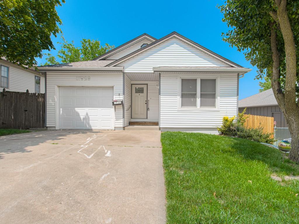 17928 E Whitney Road Property Photo 1
