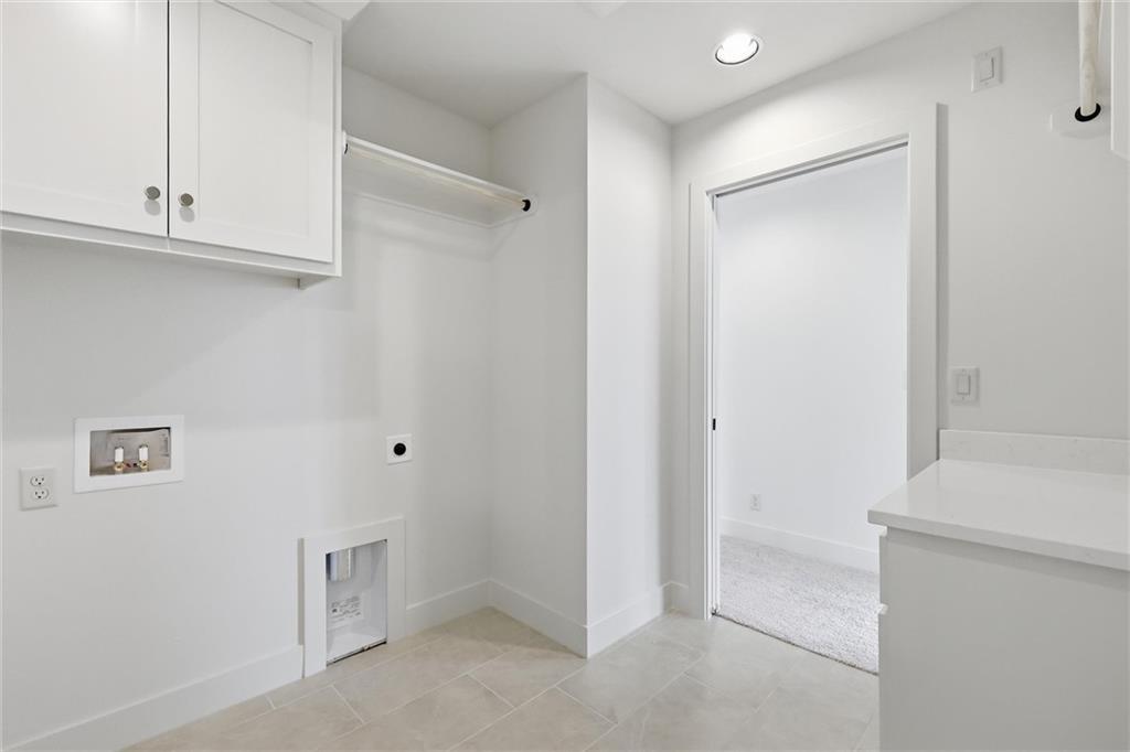 22076 W 99th Terrace Property Photo 37