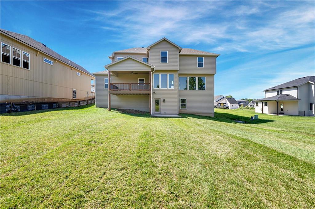 22076 W 99th Terrace Property Photo 47