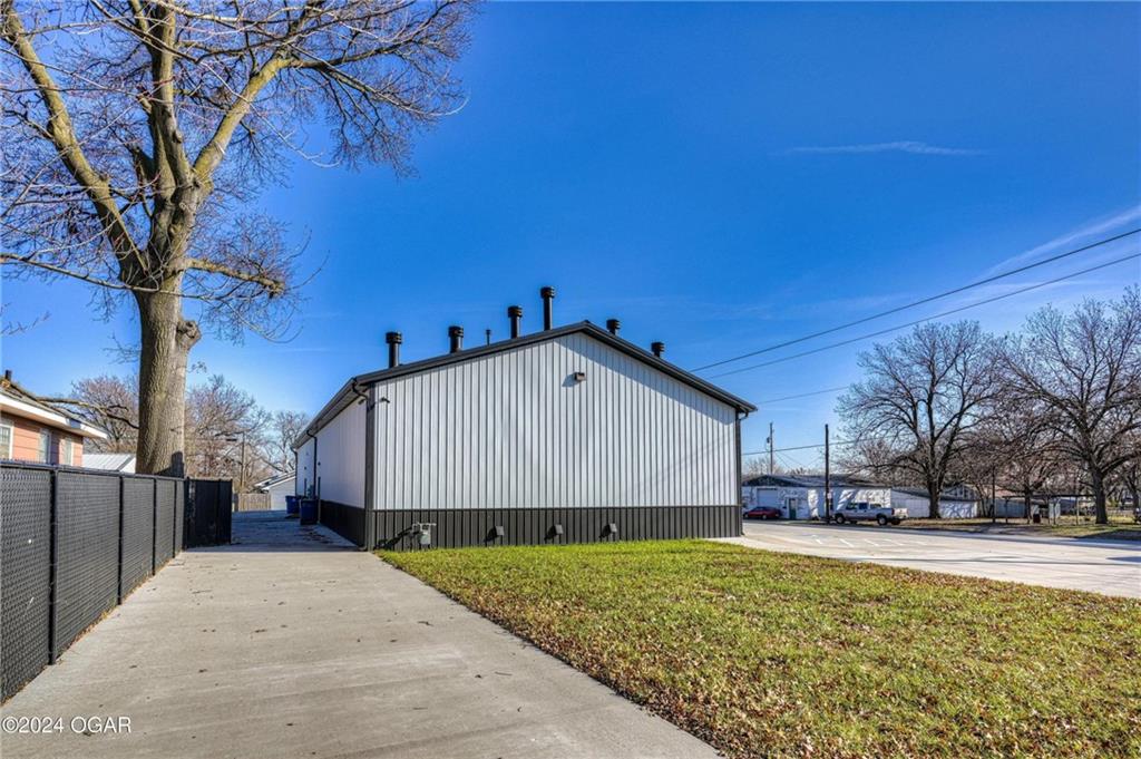 1301 E 4th Street Property Photo 6