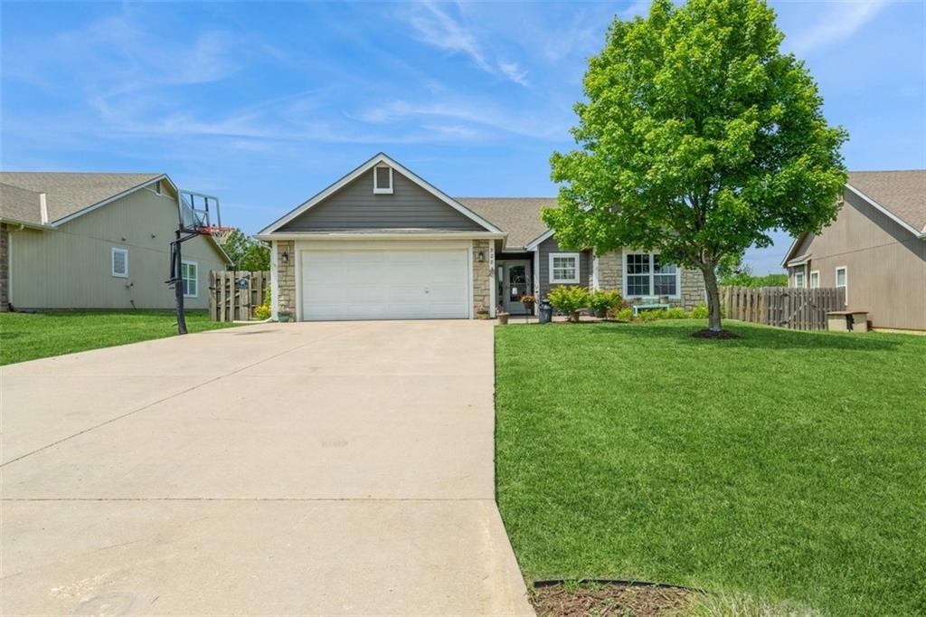 928 Bluestem Drive Property Photo 1