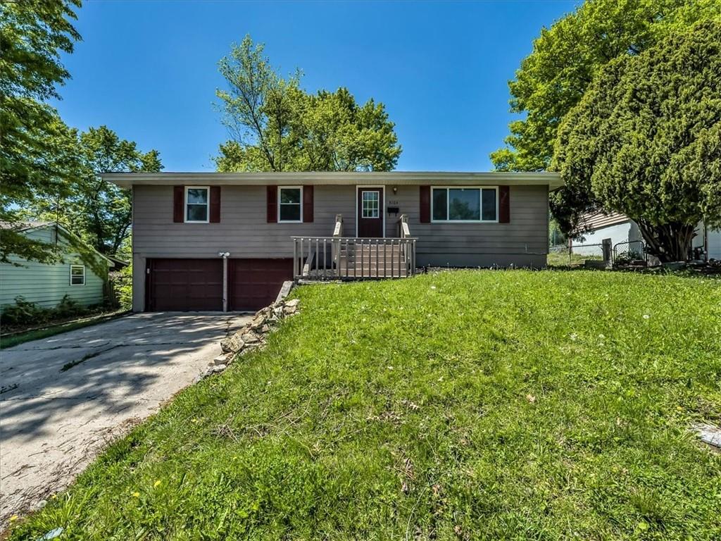5104 N Smalley Avenue Property Photo 1