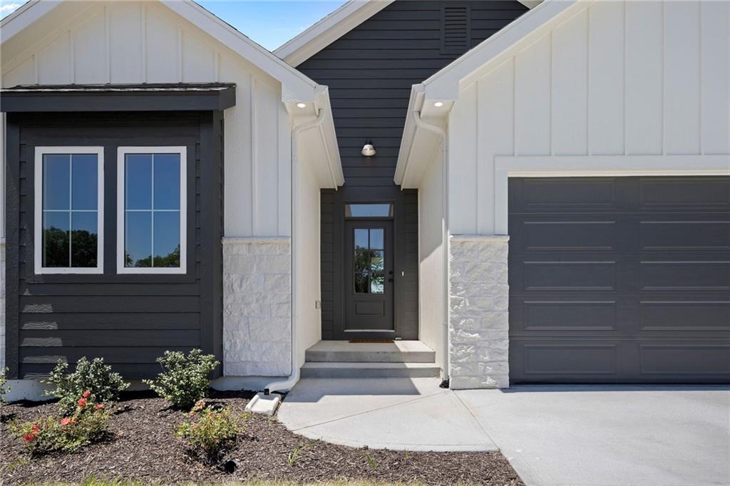 31501 W 86th Court Property Photo 14