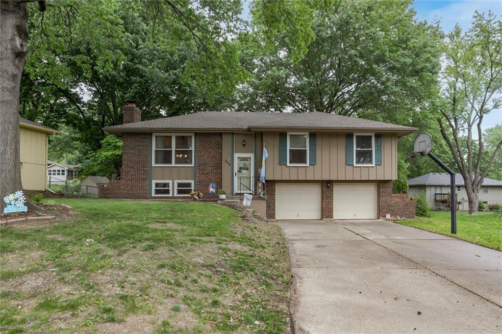 513 Ne Grant Drive Property Photo 1