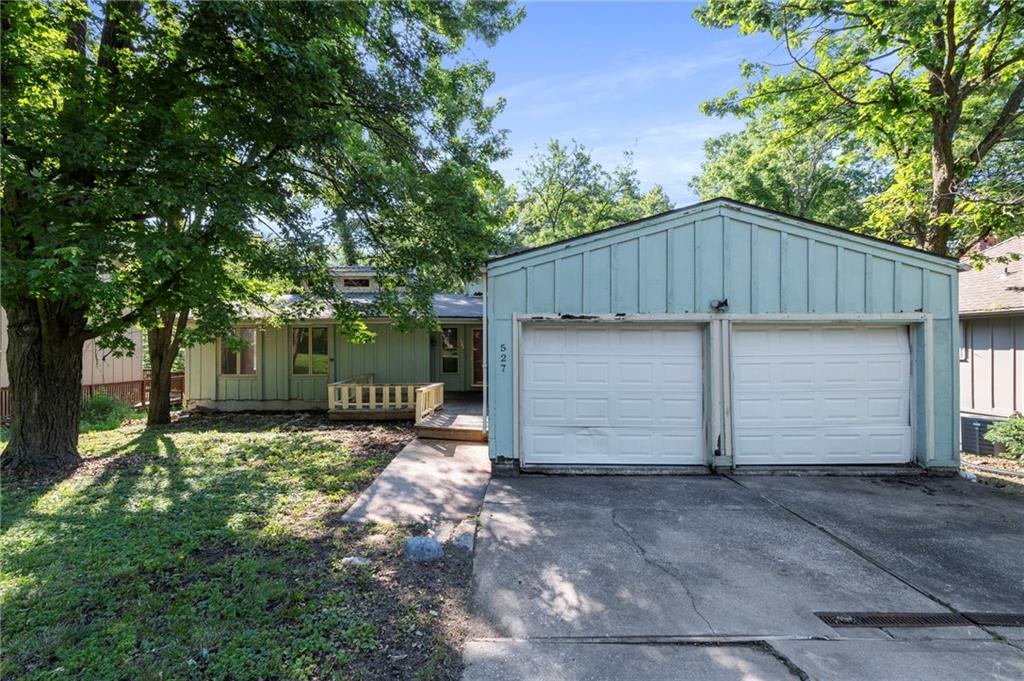527 Lancelot Drive Property Photo 1