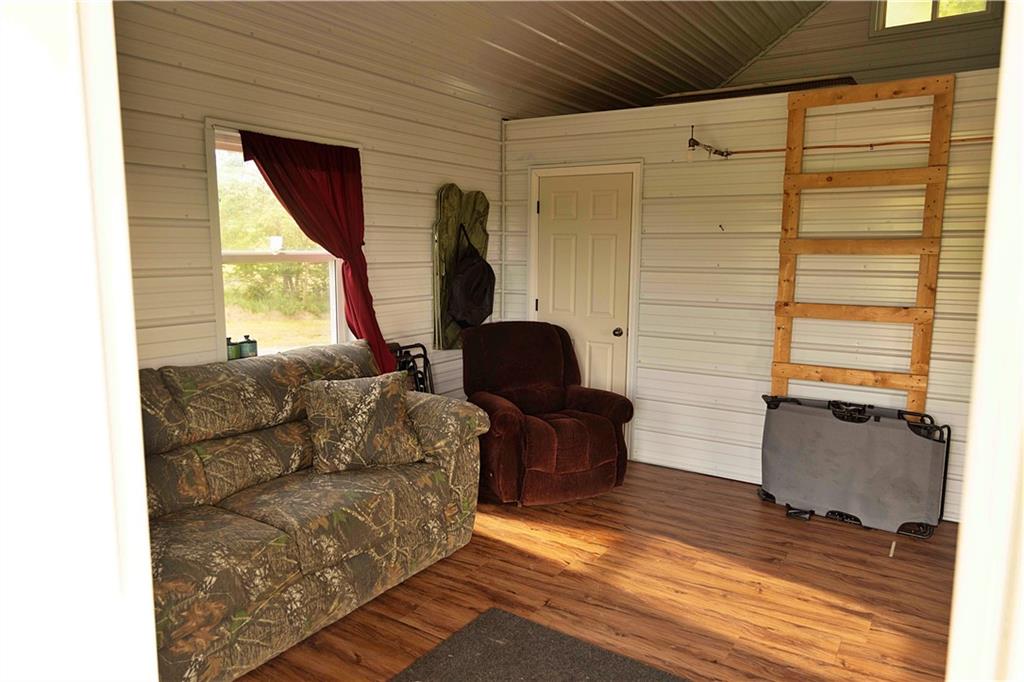 Liv 514 Road Property Photo 34