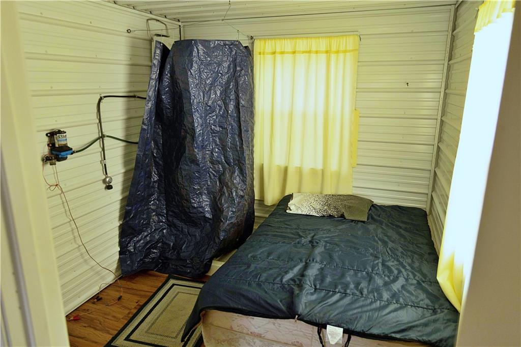 Liv 514 Road Property Photo 36