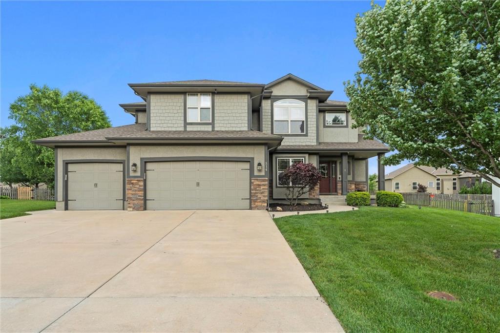 514 Ne Viewpark Drive Property Photo 1