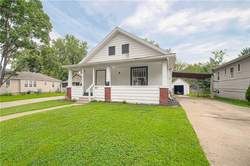 819 S Ash Avenue Property Photo 1