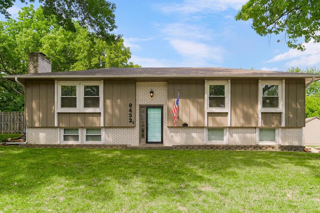8432 N Virginia Avenue Property Photo 1