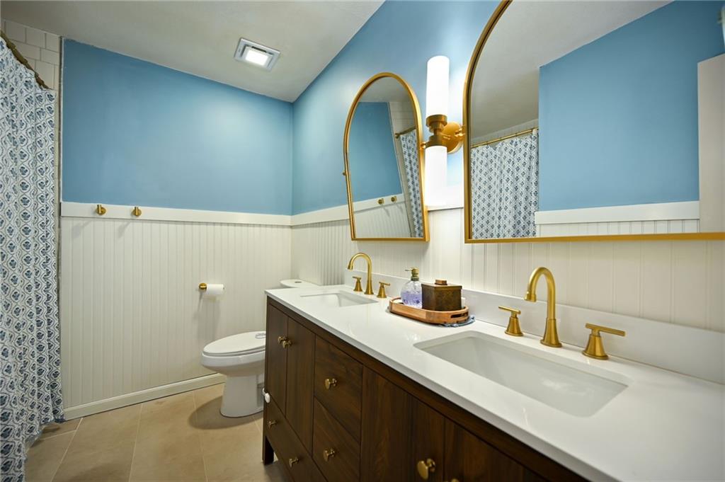 21185 W 126th Street Property Photo 15