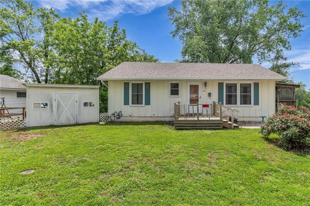 310 E Clay Street Property Photo 1