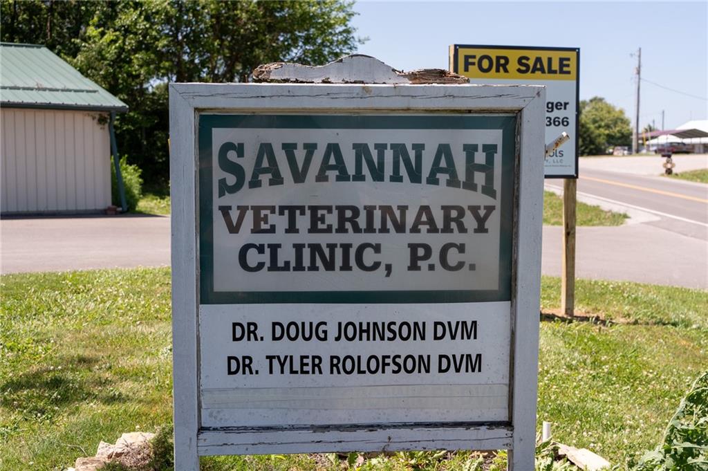 1302 W US Highway 71 N/A