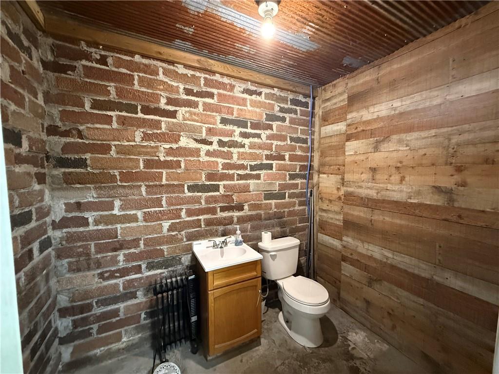 201 W 24 Highway Property Photo 9