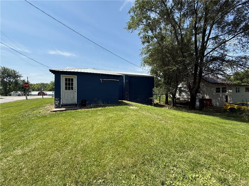 201 W 24 Highway Property Photo 10
