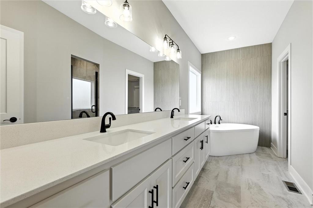 2101 Crooked Creek Drive Property Photo 23