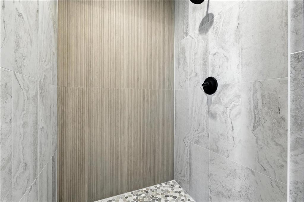 2101 Crooked Creek Drive Property Photo 26