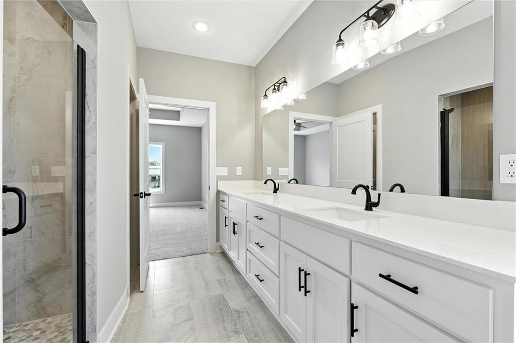 2101 Crooked Creek Drive Property Photo 28