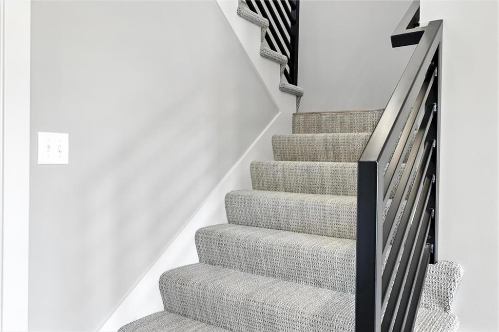 2101 Crooked Creek Drive Property Photo 33