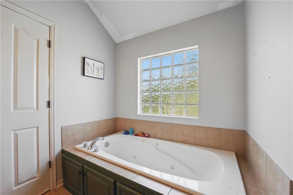 3611 Nw 87th Street Property Photo 16