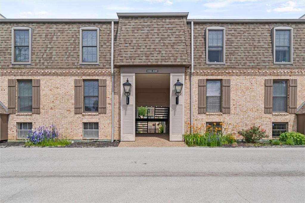 5137 W 75th Street Property Photo 1