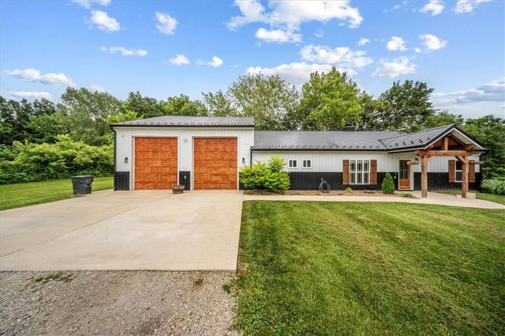 6401 Se Hamilton Road Property Photo 1