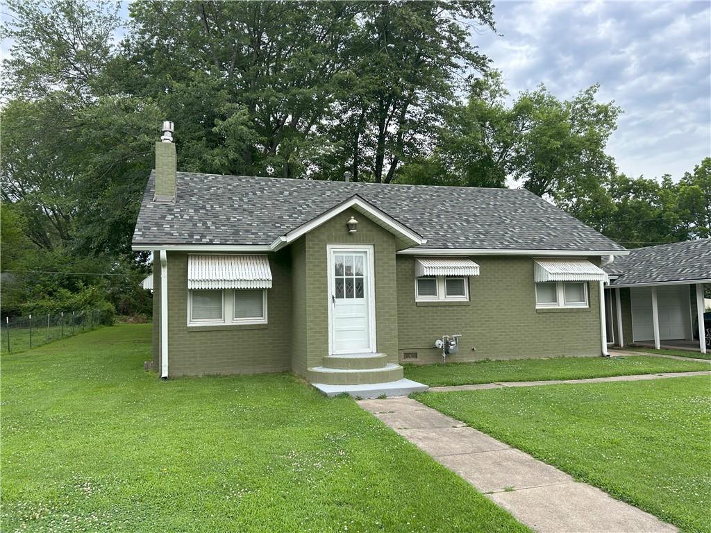 1047 N Lynn Street Property Photo 1