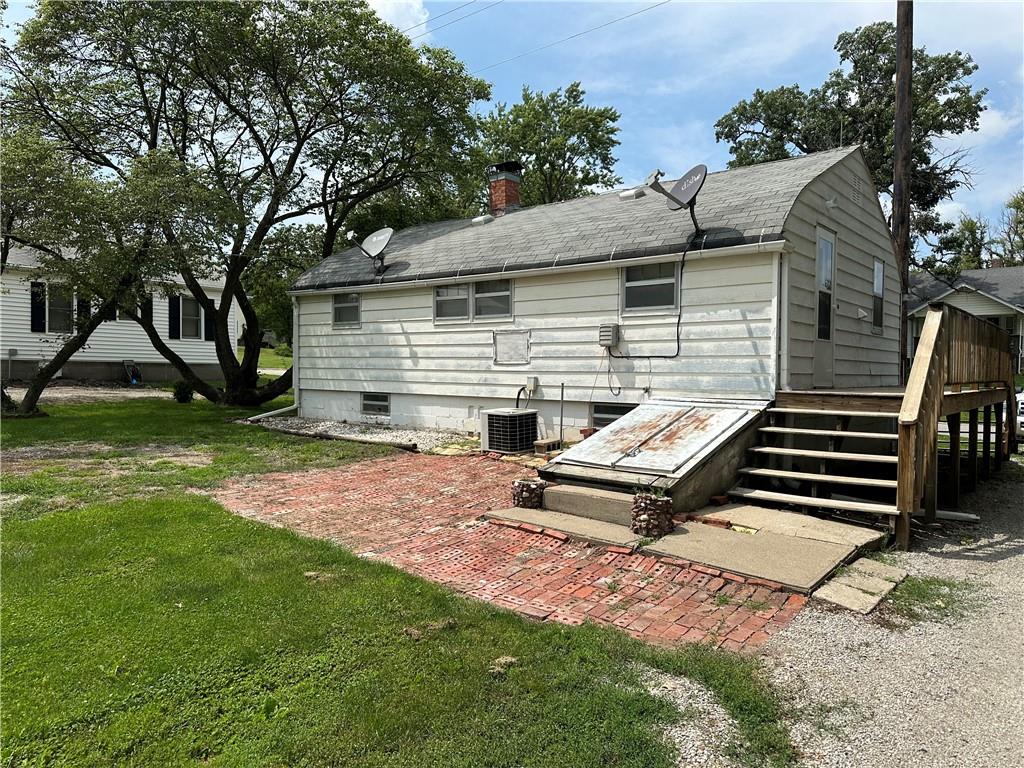 504 E 6th Street Property Photo 2