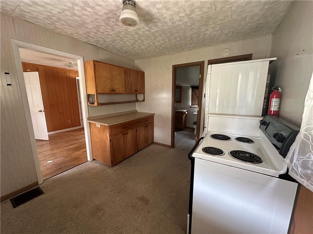 504 E 6th Street Property Photo 4