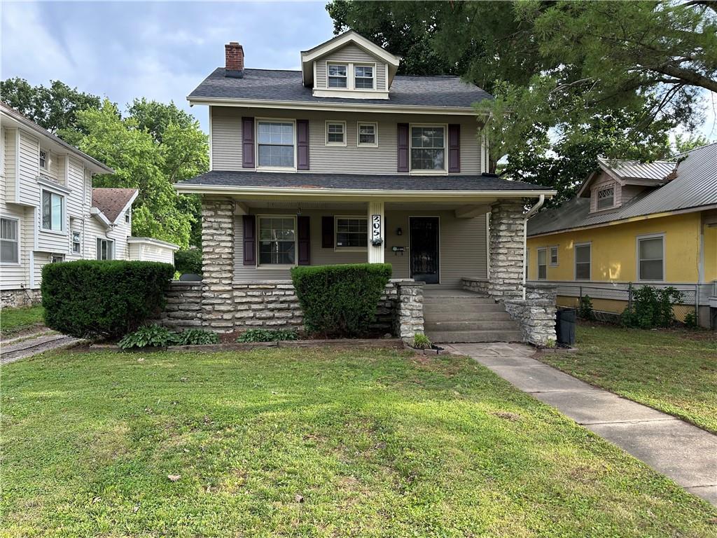 305 E Main Street Property Photo 1