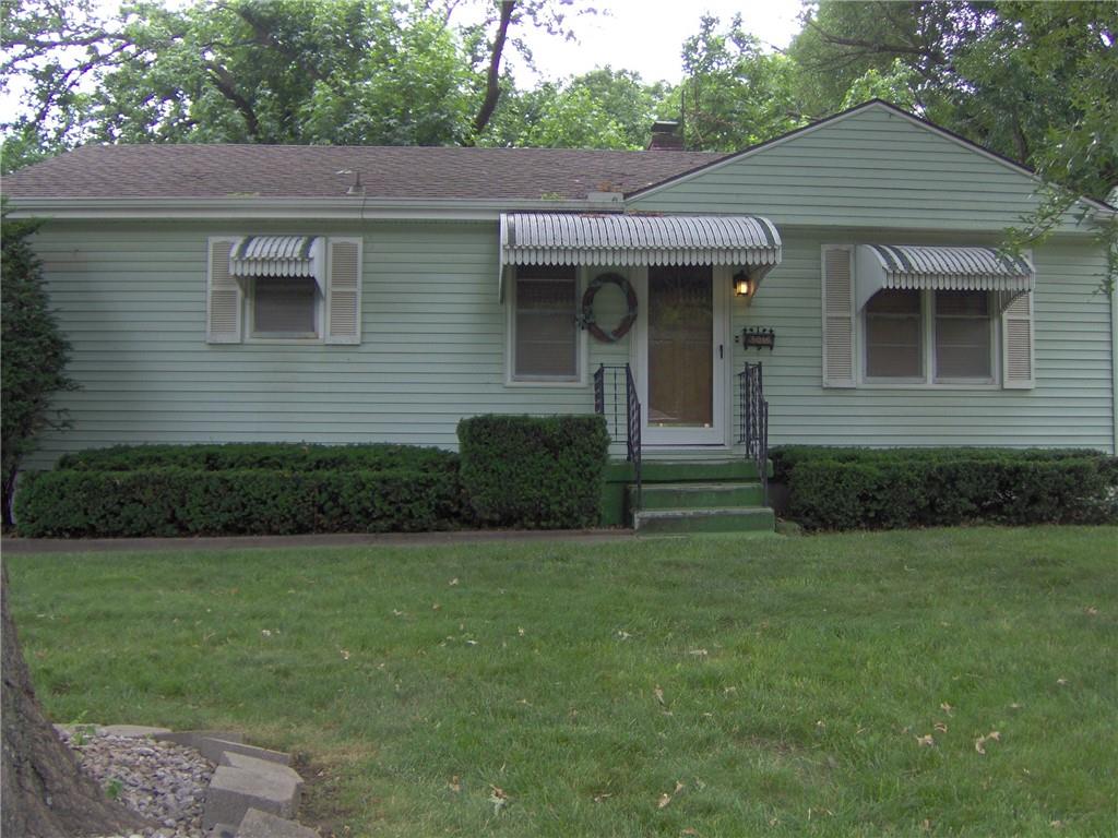 3016 S Northern Boulevard Property Photo 1
