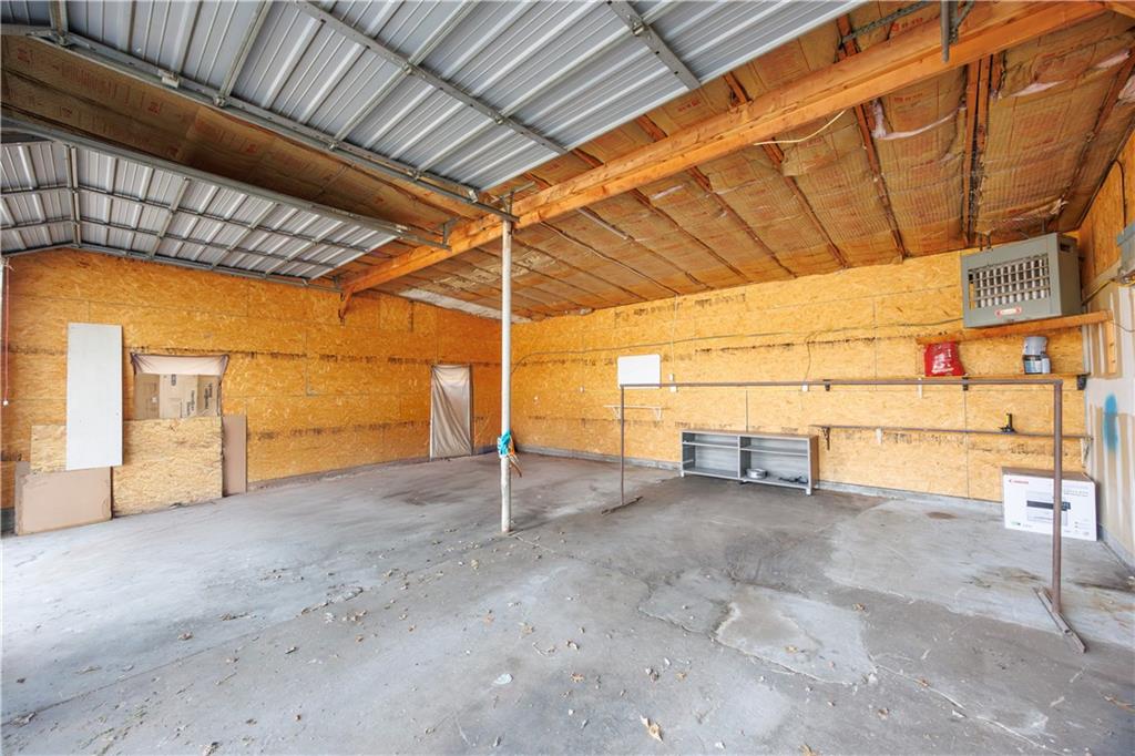 209 N Liberty Street Property Photo 12