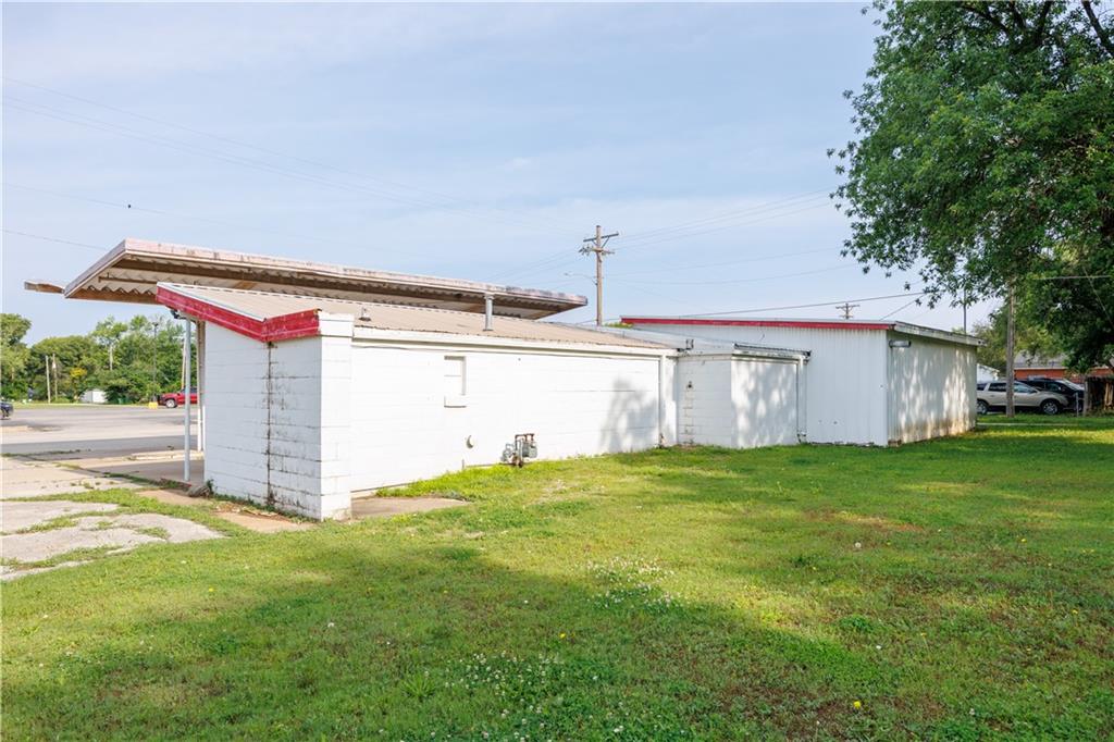 209 N Liberty Street Property Photo 18