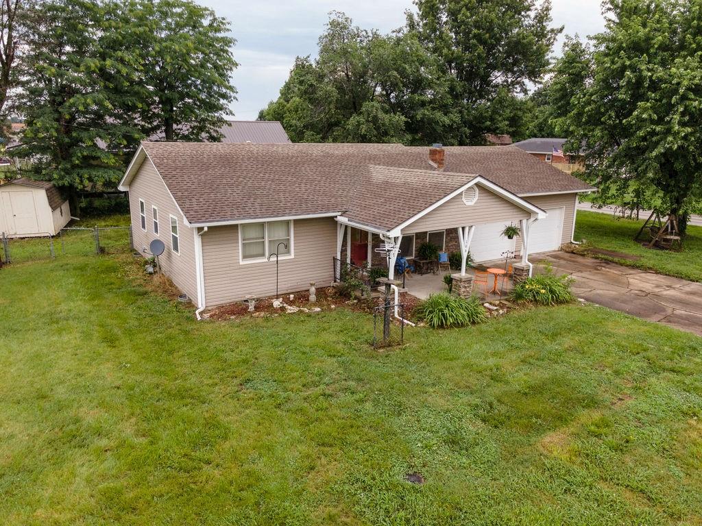 106 S Clark Street Property Photo 1