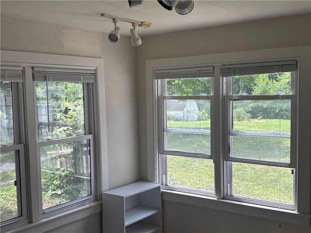 201 W Royle Street Property Photo 11