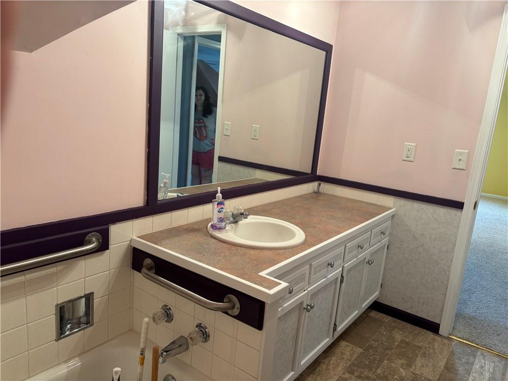 201 W Royle Street Property Photo 20
