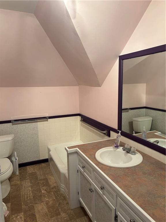 201 W Royle Street Property Photo 21