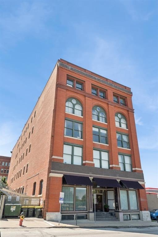 609 Central Street