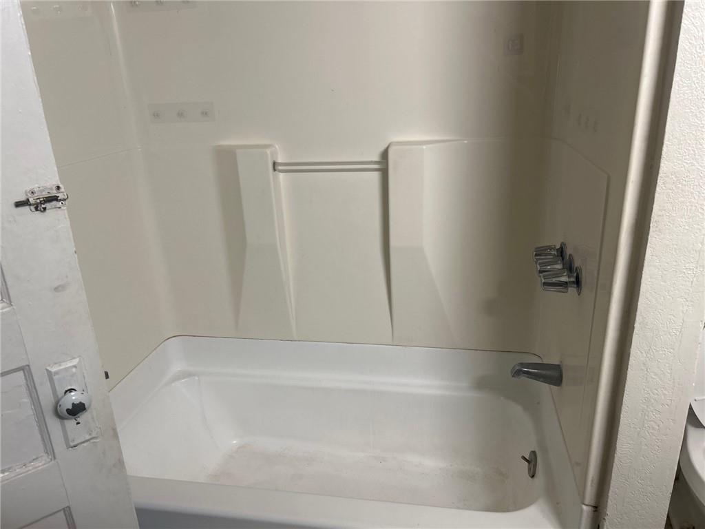 3531 Euclid Avenue Property Photo 10