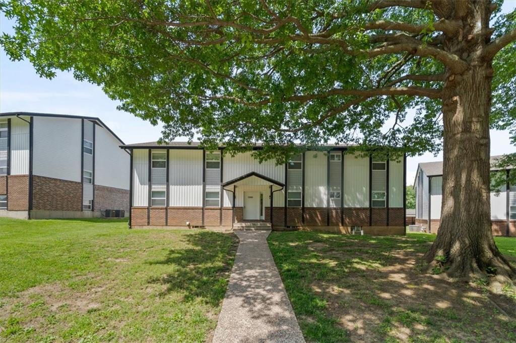 2203 Twin Oaks Drive Property Photo 11