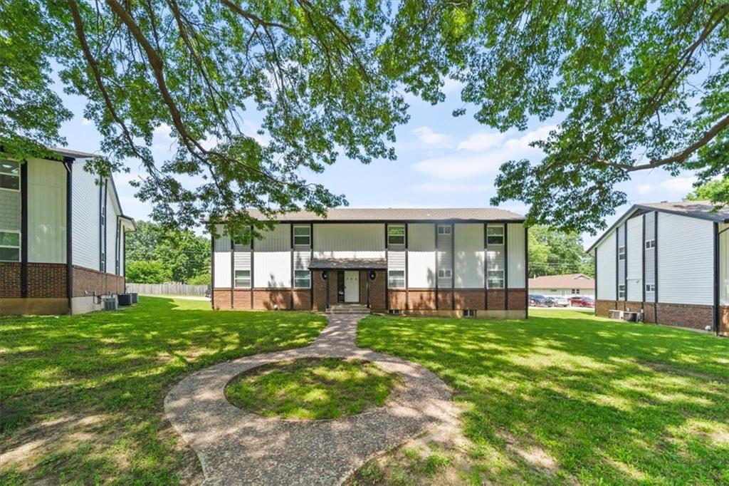 2203 Twin Oaks Drive Property Photo 13