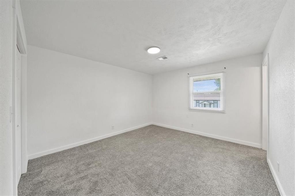 2203 Twin Oaks Drive Property Photo 33