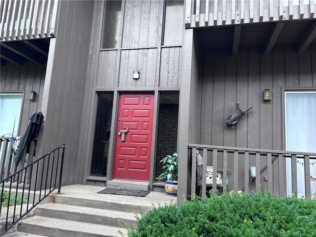 423 W 104th Street Property Photo 1